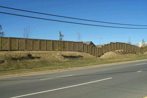 Comparing Wood and Vinyl Fences