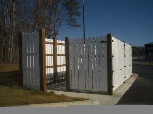 Comparing Wood and Vinyl Fences