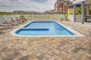 3 Great Benefits of a Pool Fence
