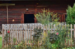 3 Ways to Put Fences Around Small Properties 