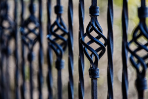 Pros and Cons of Wooden Vs. Metal Privacy Fences