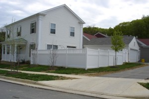 Cleaning a Low Maintenance Vinyl Fence